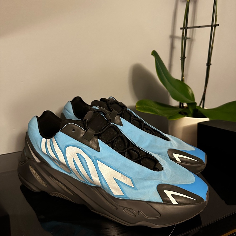 Yeezy 700 MVN